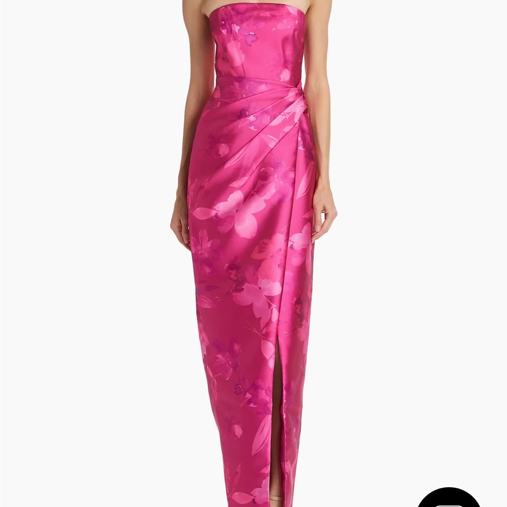 ML Monique Lhuillier strapless gown. Only worn one time as a bridesmaid.